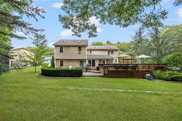 11 Birchwood Lane, Coventry, RI 02816