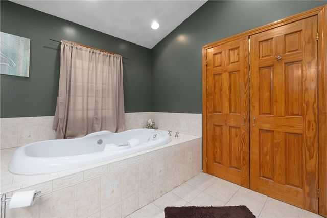 11 Birchwood Lane, Coventry, RI 02816