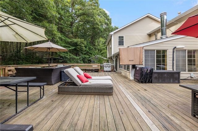 11 Birchwood Lane, Coventry, RI 02816