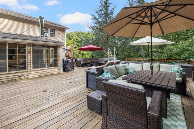 11 Birchwood Lane, Coventry, RI 02816