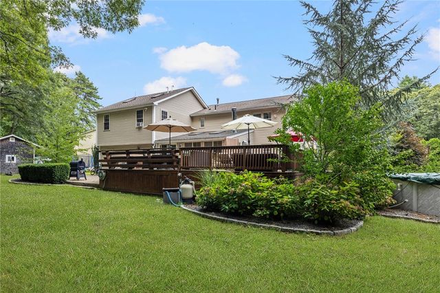 11 Birchwood Lane, Coventry, RI 02816