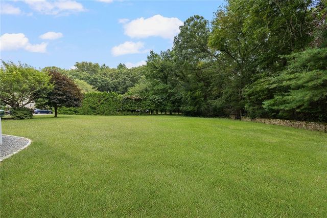 11 Birchwood Lane, Coventry, RI 02816