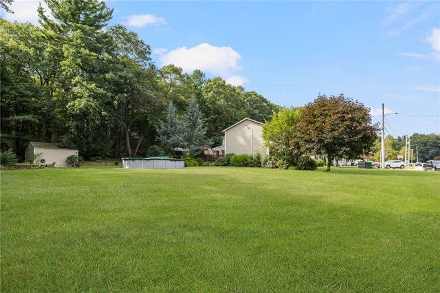 11 Birchwood Lane, Coventry, RI 02816