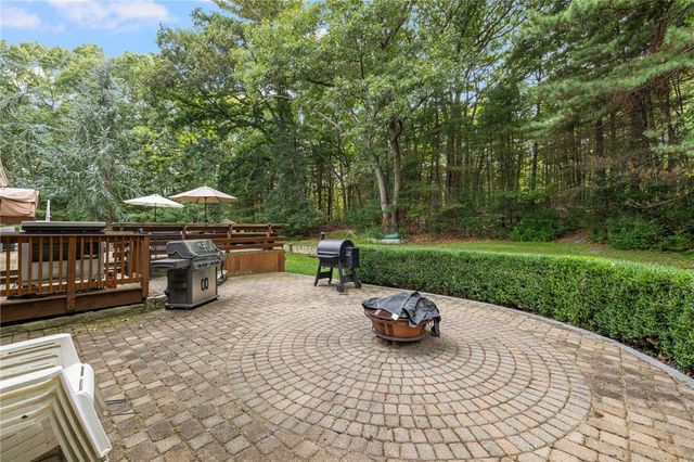 11 Birchwood Lane, Coventry, RI 02816