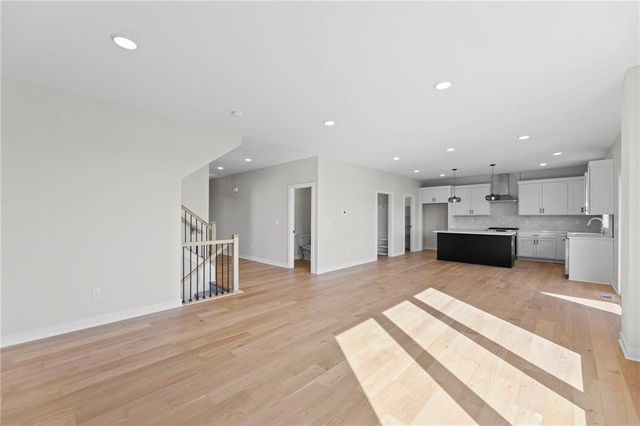 18637 W 193rd Street, Spring Hill, KS 66083