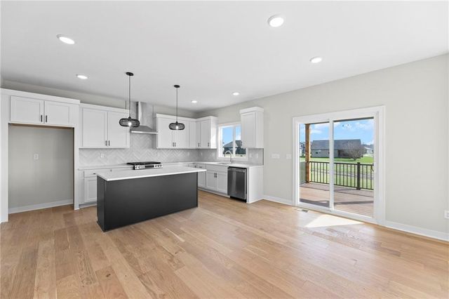 18637 W 193rd Street, Spring Hill, KS 66083
