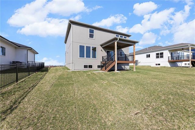 18637 W 193rd Street, Spring Hill, KS 66083