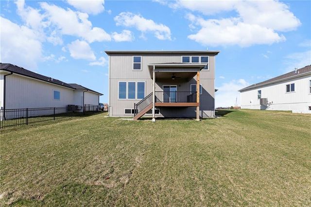 18637 W 193rd Street, Spring Hill, KS 66083