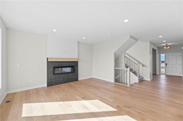 18637 W 193rd Street, Spring Hill, KS 66083