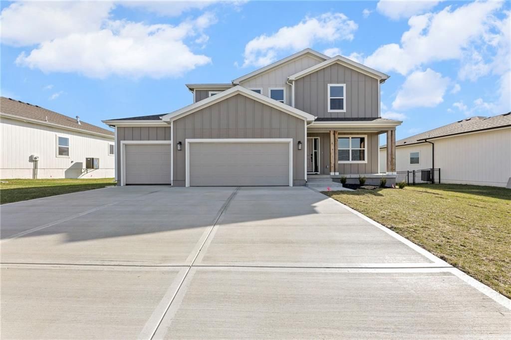 18637 W 193rd Street, Spring Hill, KS 66083