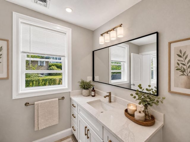 295 Billings Rd 1, Quincy, MA 02170