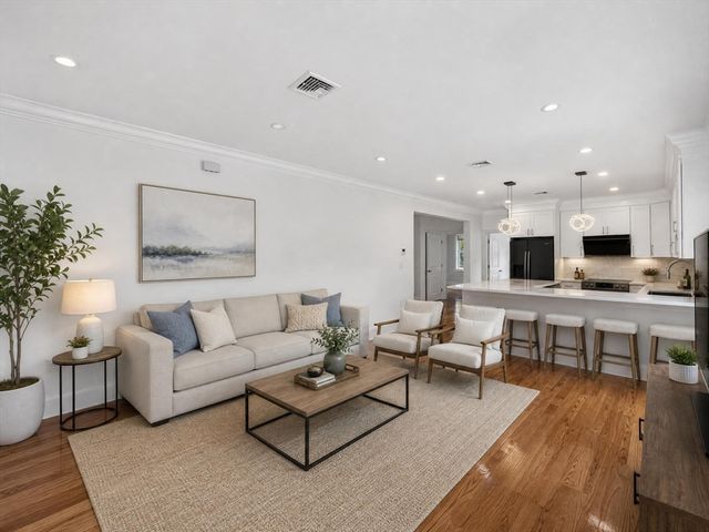 295 Billings Rd 1, Quincy, MA 02170