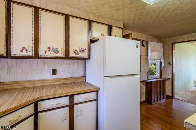 1530 Windrew Ave, South Plainfield Boro, NJ 07080