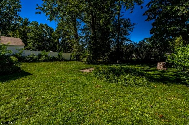 1530 Windrew Ave, South Plainfield Boro, NJ 07080