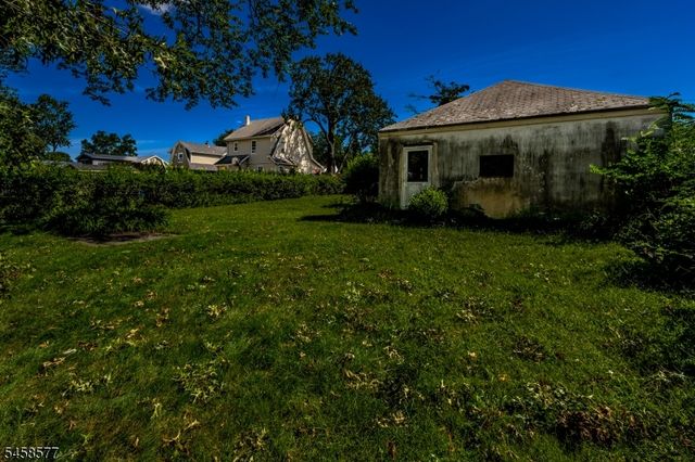 1530 Windrew Ave, South Plainfield Boro, NJ 07080
