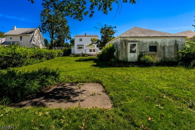 1530 Windrew Ave, South Plainfield Boro, NJ 07080