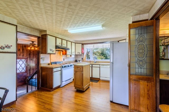 1530 Windrew Ave, South Plainfield Boro, NJ 07080