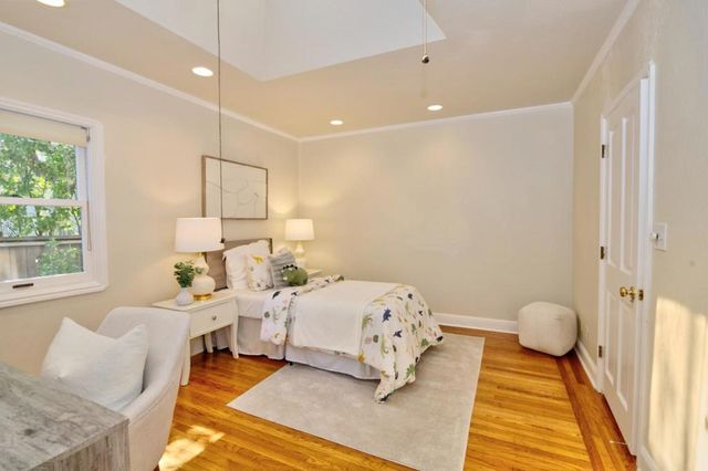 2330 Emerson Street, Palo Alto, CA 94301