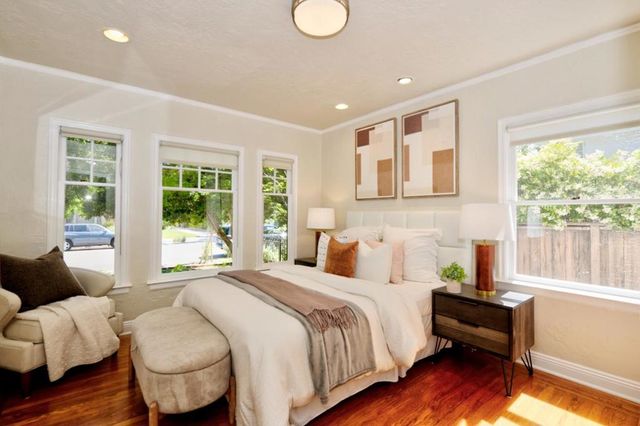 2330 Emerson Street, Palo Alto, CA 94301