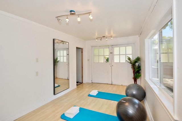 2330 Emerson Street, Palo Alto, CA 94301