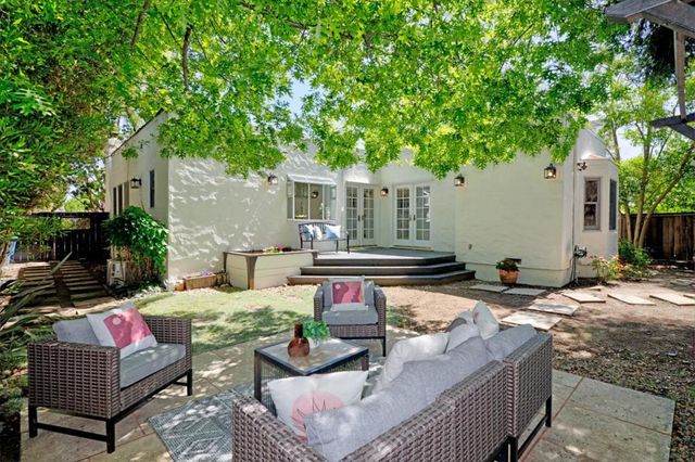 2330 Emerson Street, Palo Alto, CA 94301