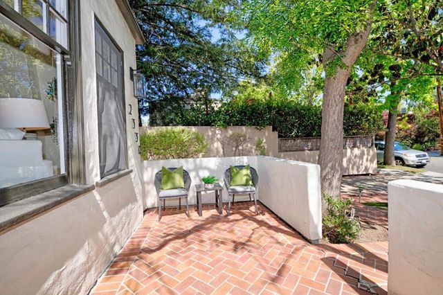 2330 Emerson Street, Palo Alto, CA 94301