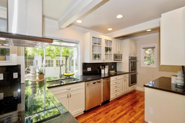 2330 Emerson Street, Palo Alto, CA 94301