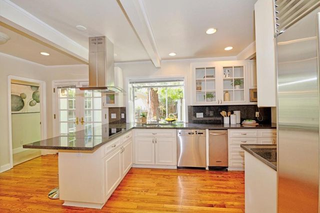 2330 Emerson Street, Palo Alto, CA 94301