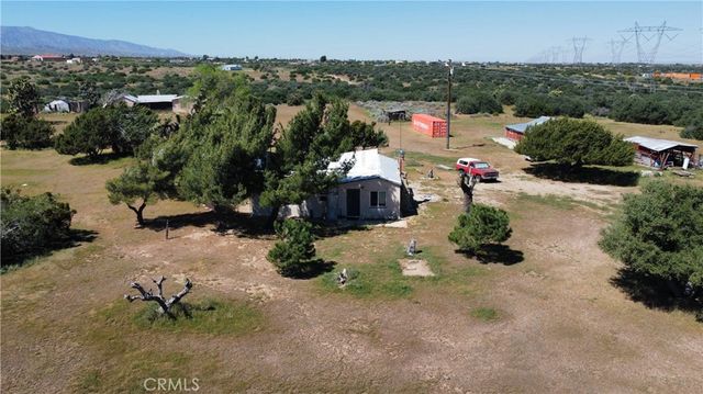 8288 White, Phelan, CA 92371