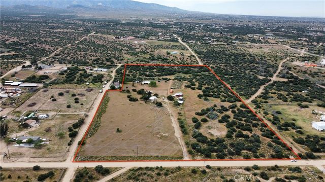 8288 White, Phelan, CA 92371