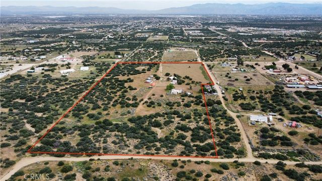 8288 White, Phelan, CA 92371