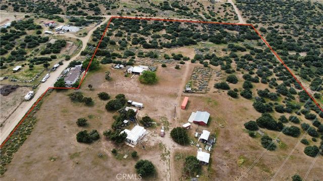 8288 White, Phelan, CA 92371