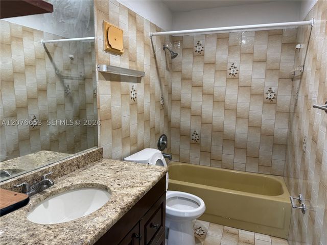 6055 W 19th Ave 311, Hialeah, FL 33012