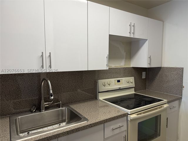 6055 W 19th Ave 311, Hialeah, FL 33012