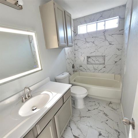 13351 Water Oak LN B, Austin, TX 78729