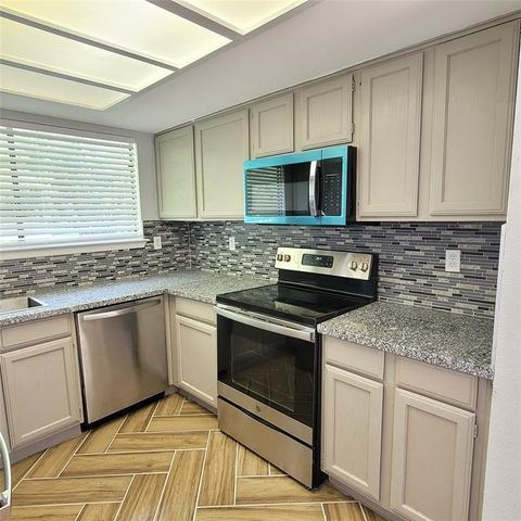 13351 Water Oak LN B, Austin, TX 78729