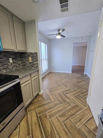 13351 Water Oak LN B, Austin, TX 78729
