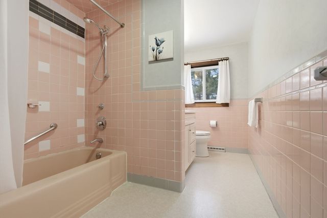 5 Crest Dr W, Dover, MA 02030