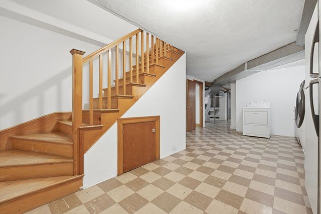 5 Crest Dr W, Dover, MA 02030