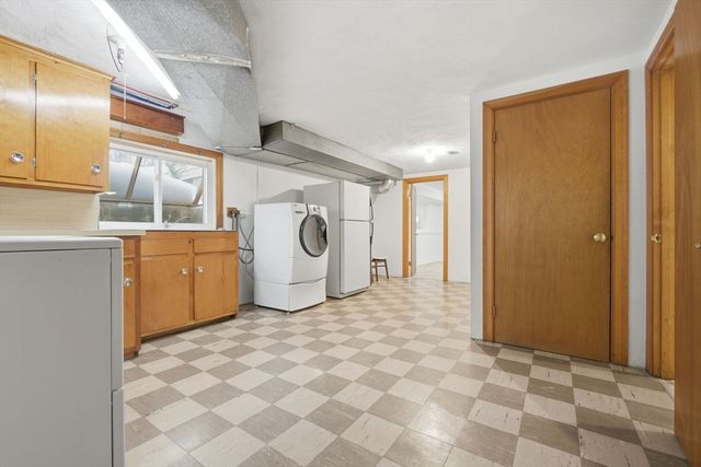 5 Crest Dr W, Dover, MA 02030