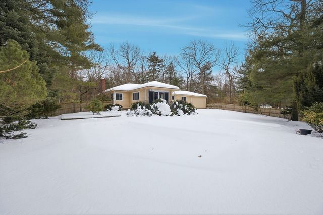 5 Crest Dr W, Dover, MA 02030