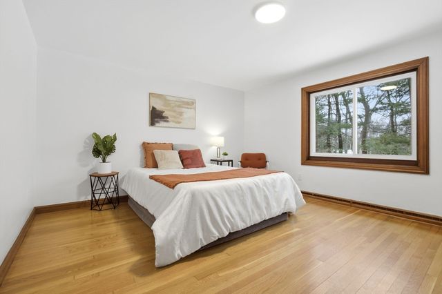 5 Crest Dr W, Dover, MA 02030