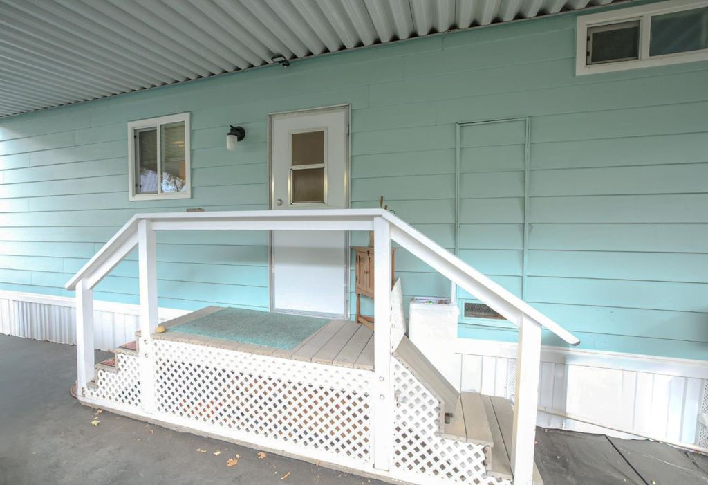 Image 16 of property listing at 39678 Road 425b # 41, Oakhurst, CA 93644