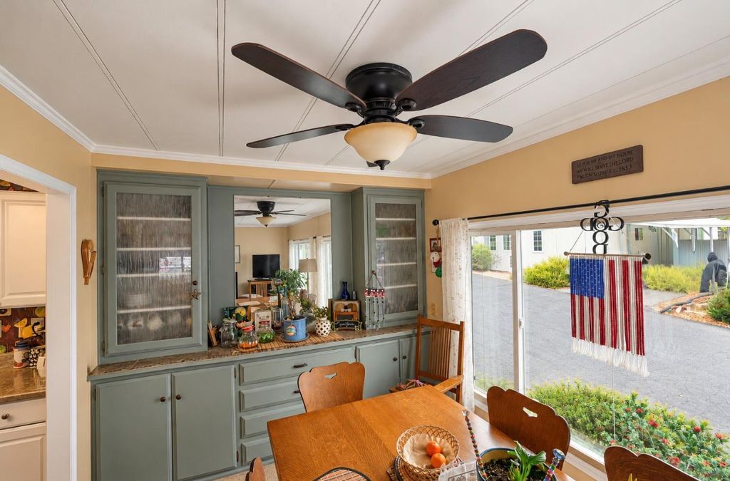 Image 17 of property listing at 39678 Road 425b # 41, Oakhurst, CA 93644
