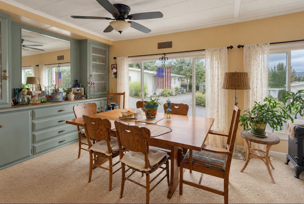 Image 19 of property listing at 39678 Road 425b # 41, Oakhurst, CA 93644