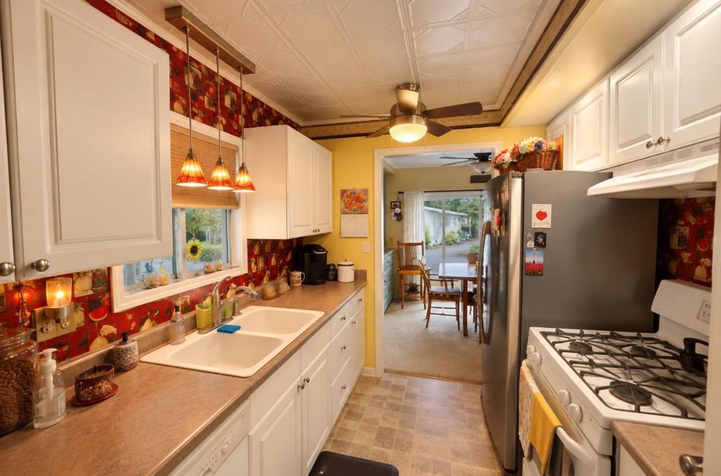 Image 22 of property listing at 39678 Road 425b # 41, Oakhurst, CA 93644