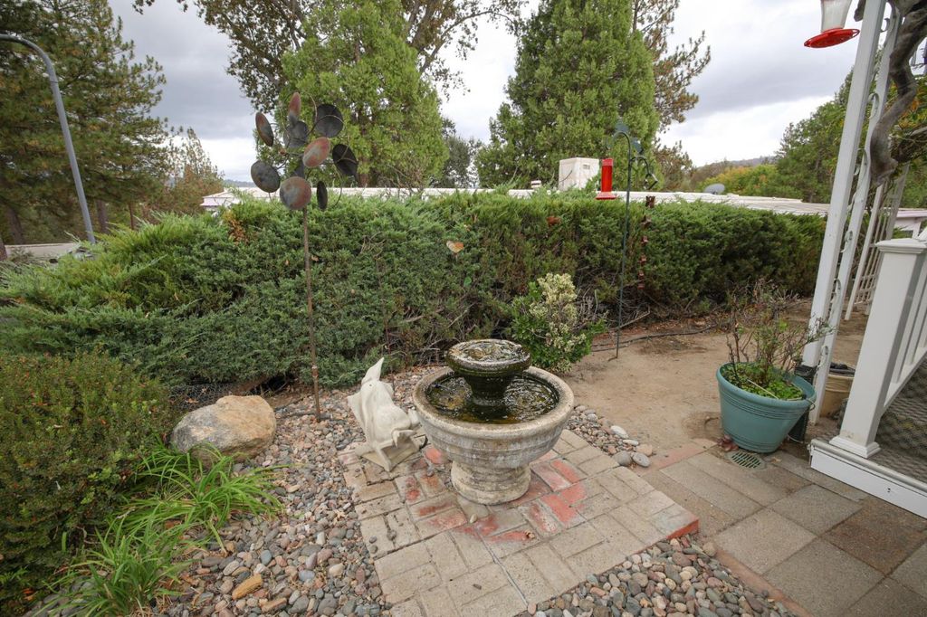 Image 3 of property listing at 39678 Road 425b # 41, Oakhurst, CA 93644