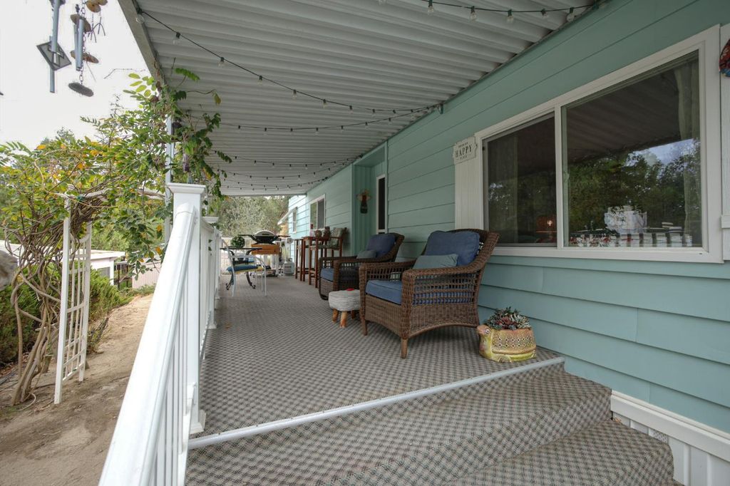Image 8 of property listing at 39678 Road 425b # 41, Oakhurst, CA 93644