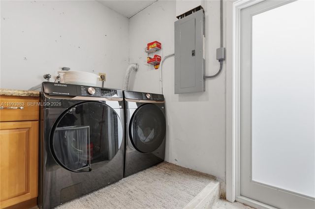 8515 NW 26th Dr, Coral Springs, FL 33065