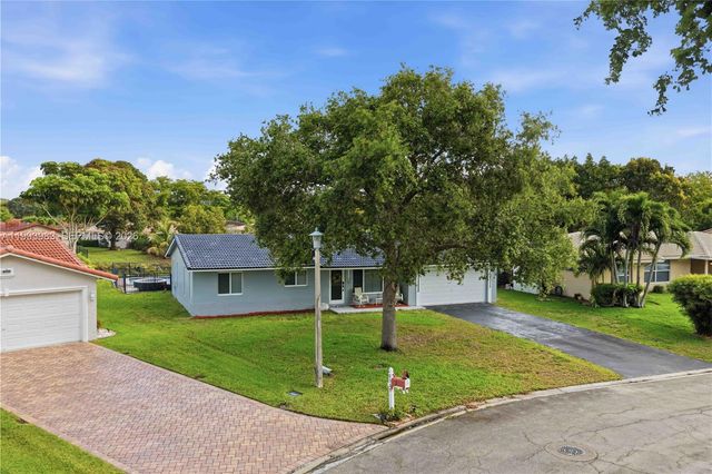 8515 NW 26th Dr, Coral Springs, FL 33065